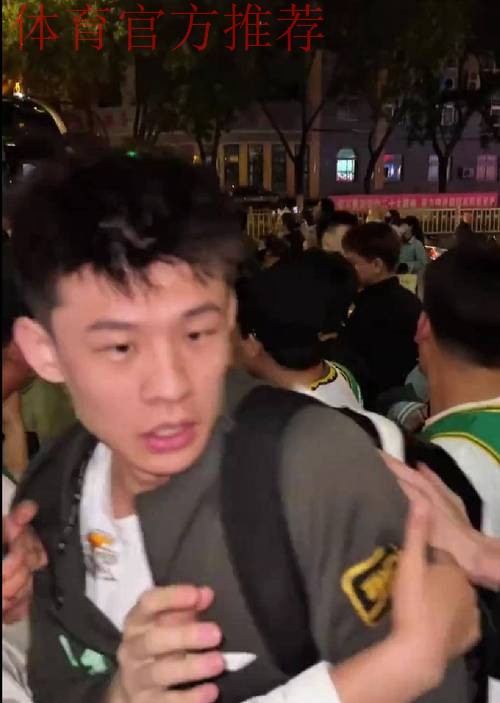 对FMVP甩脸色？被王岚嵚打爆心态崩了，球迷：郭士强不带你没毛病